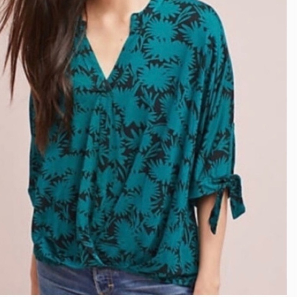 Anthropologie Akemi + Kin Palm Leaf Top. Size Small
